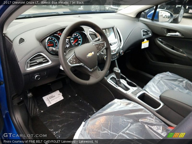 Kinetic Blue Metallic / Jet Black 2017 Chevrolet Cruze LT
