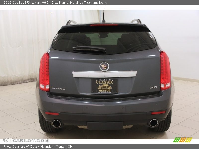 Gray Flannel Metallic / Titanium/Ebony 2012 Cadillac SRX Luxury AWD
