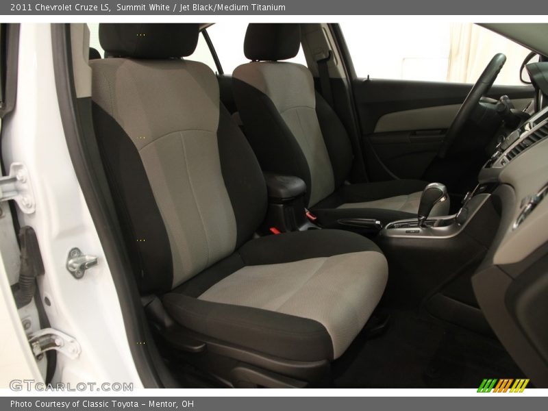 Summit White / Jet Black/Medium Titanium 2011 Chevrolet Cruze LS