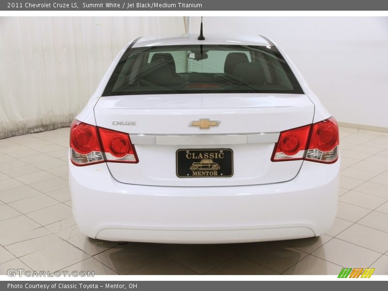 Summit White / Jet Black/Medium Titanium 2011 Chevrolet Cruze LS