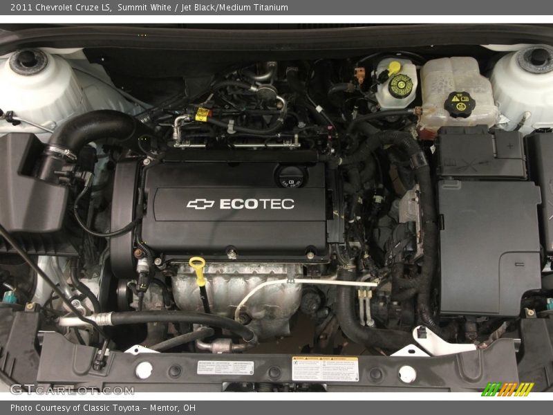 Summit White / Jet Black/Medium Titanium 2011 Chevrolet Cruze LS