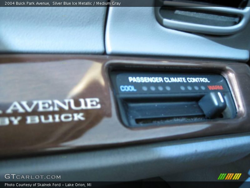 Silver Blue Ice Metallic / Medium Gray 2004 Buick Park Avenue