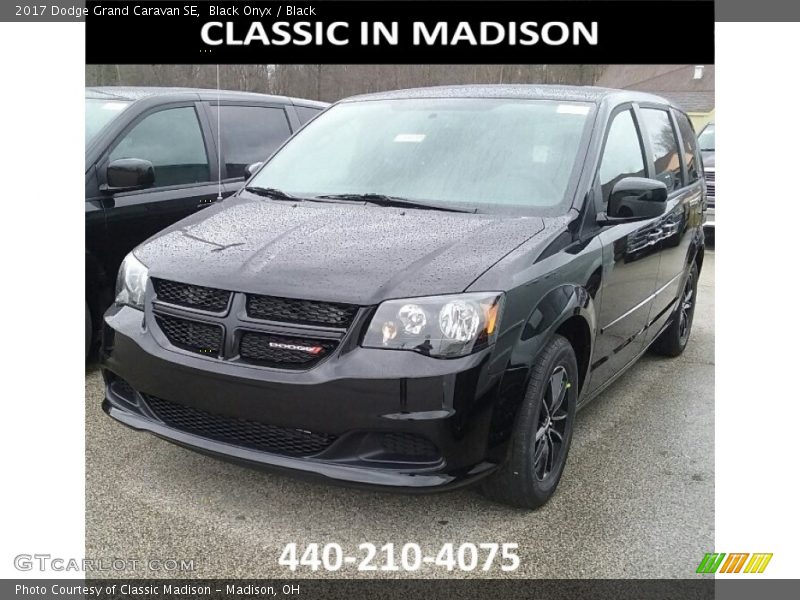 Black Onyx / Black 2017 Dodge Grand Caravan SE