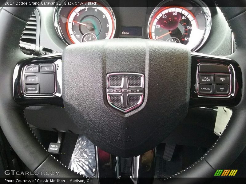 Black Onyx / Black 2017 Dodge Grand Caravan SE