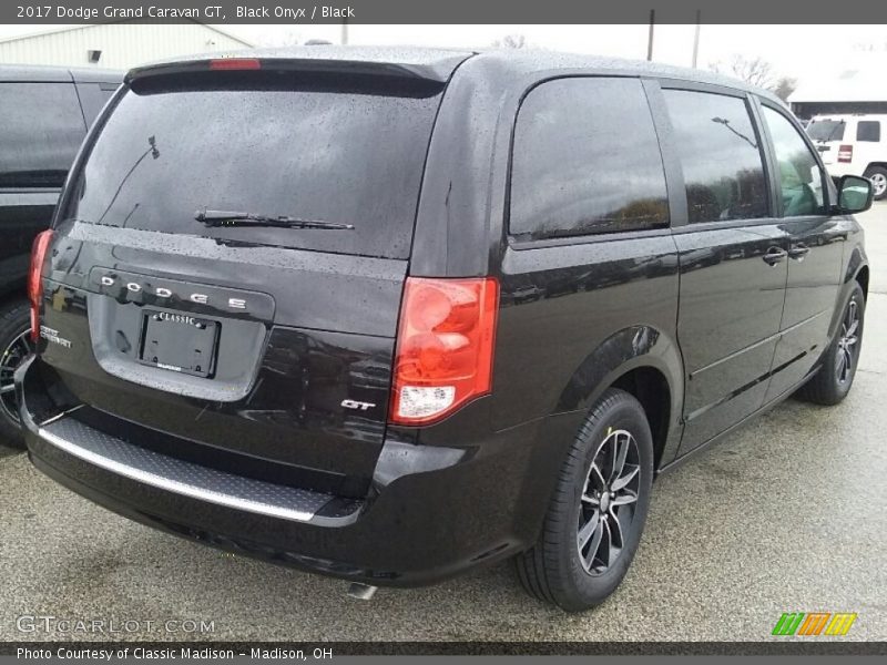 Black Onyx / Black 2017 Dodge Grand Caravan GT