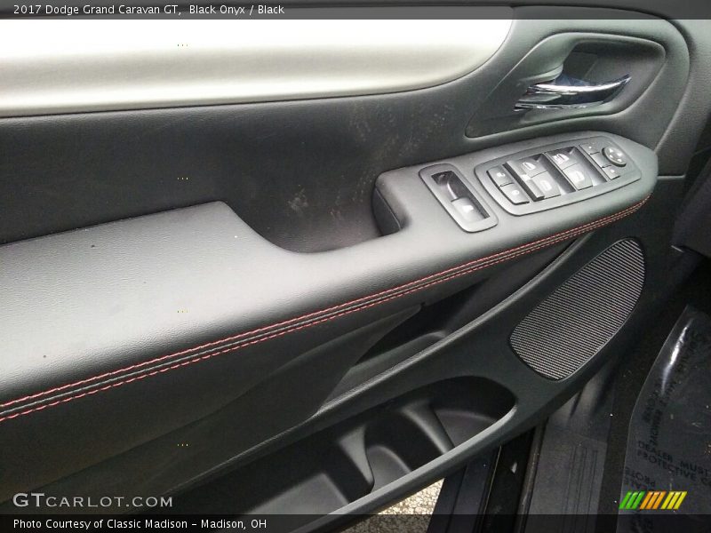 Black Onyx / Black 2017 Dodge Grand Caravan GT