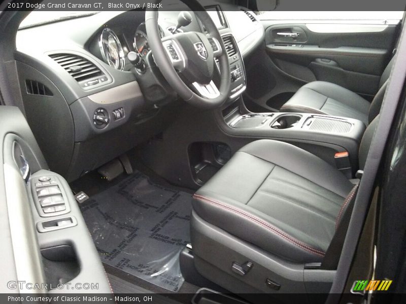 Black Onyx / Black 2017 Dodge Grand Caravan GT