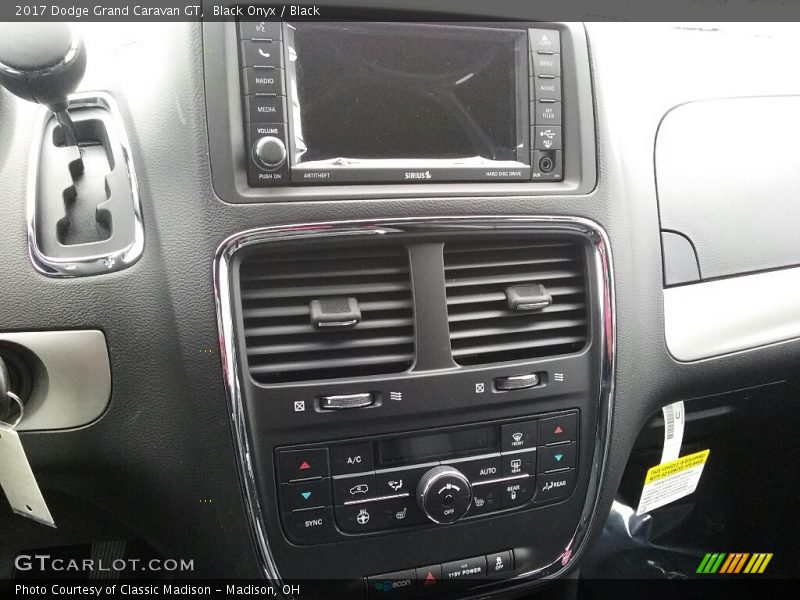 Black Onyx / Black 2017 Dodge Grand Caravan GT