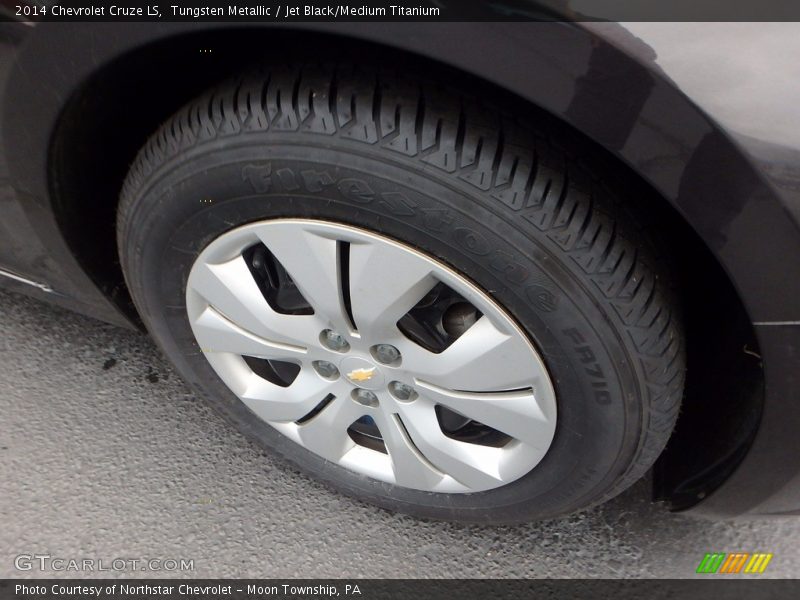 Tungsten Metallic / Jet Black/Medium Titanium 2014 Chevrolet Cruze LS