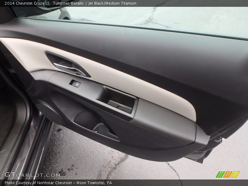 Tungsten Metallic / Jet Black/Medium Titanium 2014 Chevrolet Cruze LS