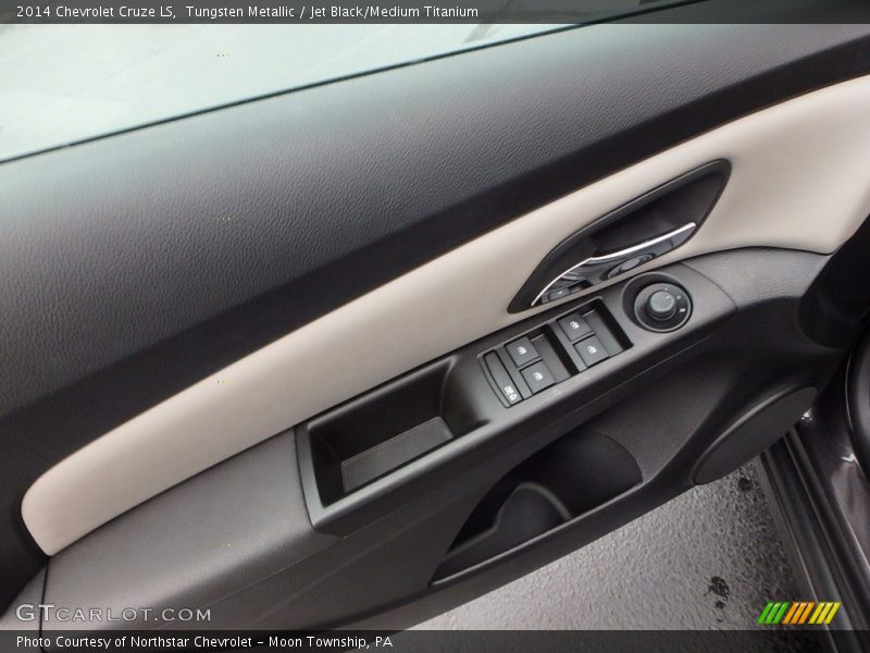 Tungsten Metallic / Jet Black/Medium Titanium 2014 Chevrolet Cruze LS