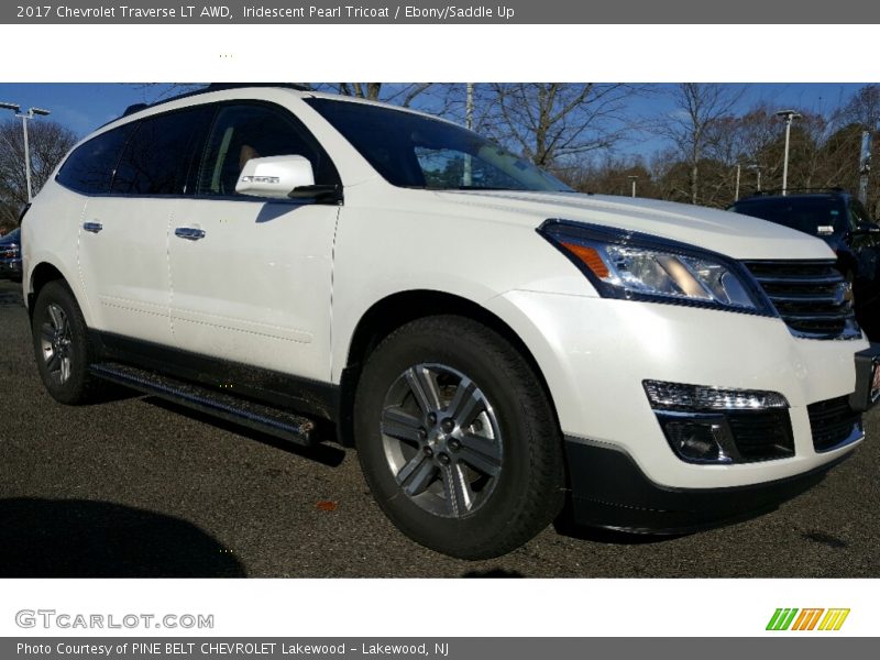 Iridescent Pearl Tricoat / Ebony/Saddle Up 2017 Chevrolet Traverse LT AWD