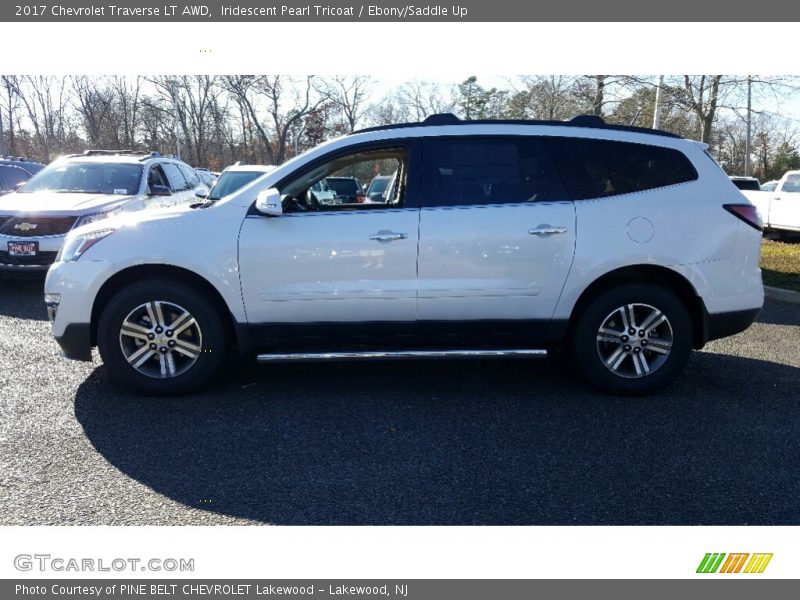 Iridescent Pearl Tricoat / Ebony/Saddle Up 2017 Chevrolet Traverse LT AWD