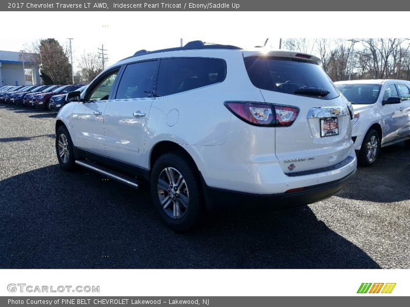 Iridescent Pearl Tricoat / Ebony/Saddle Up 2017 Chevrolet Traverse LT AWD