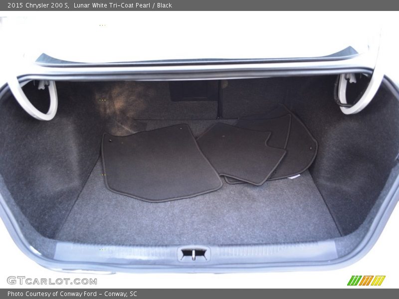Lunar White Tri-Coat Pearl / Black 2015 Chrysler 200 S