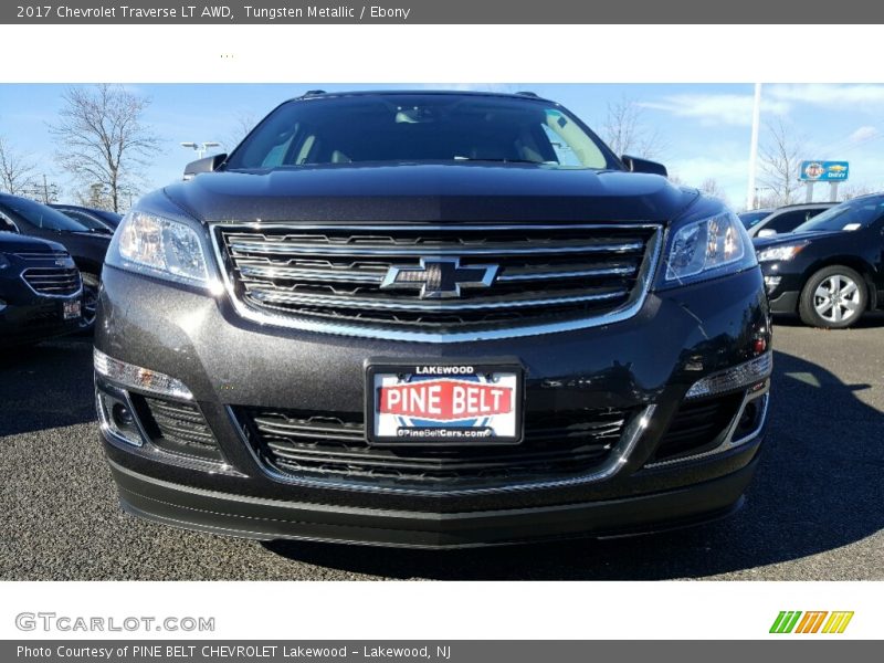 Tungsten Metallic / Ebony 2017 Chevrolet Traverse LT AWD