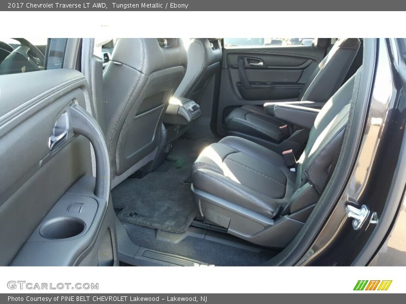 Tungsten Metallic / Ebony 2017 Chevrolet Traverse LT AWD