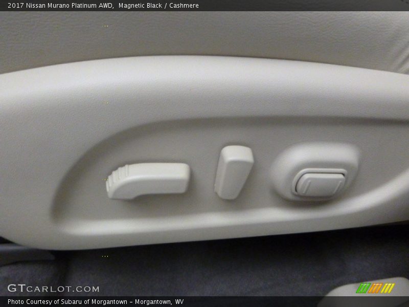 Controls of 2017 Murano Platinum AWD