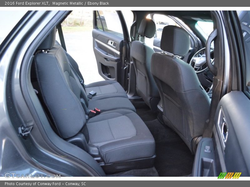Magnetic Metallic / Ebony Black 2016 Ford Explorer XLT