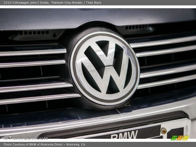 Platinum Grey Metallic / Titan Black 2010 Volkswagen Jetta S Sedan