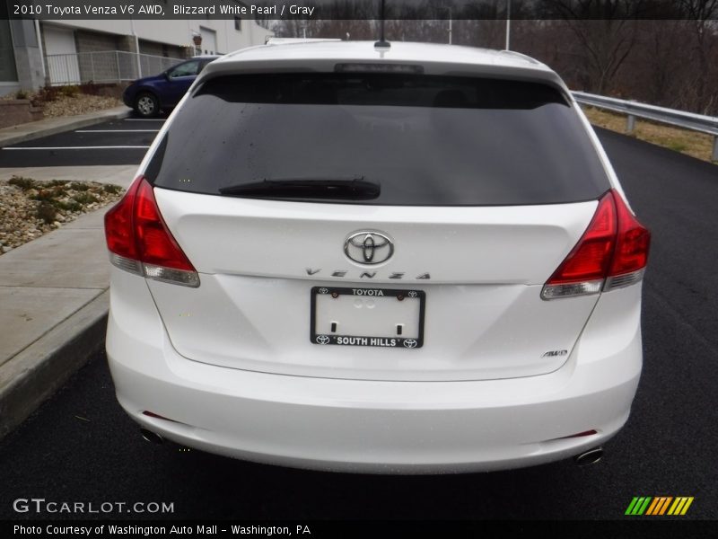 Blizzard White Pearl / Gray 2010 Toyota Venza V6 AWD