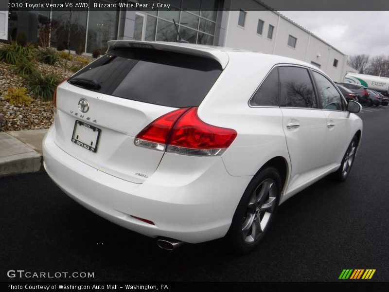 Blizzard White Pearl / Gray 2010 Toyota Venza V6 AWD