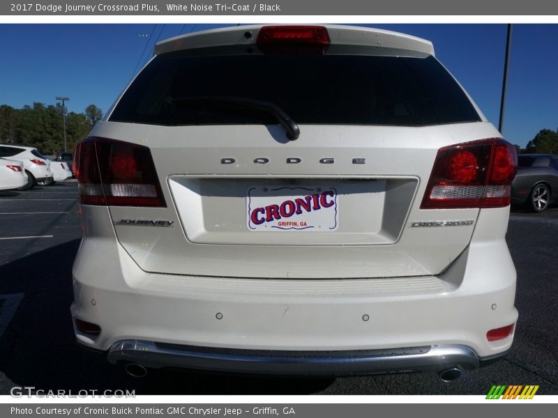 White Noise Tri-Coat / Black 2017 Dodge Journey Crossroad Plus