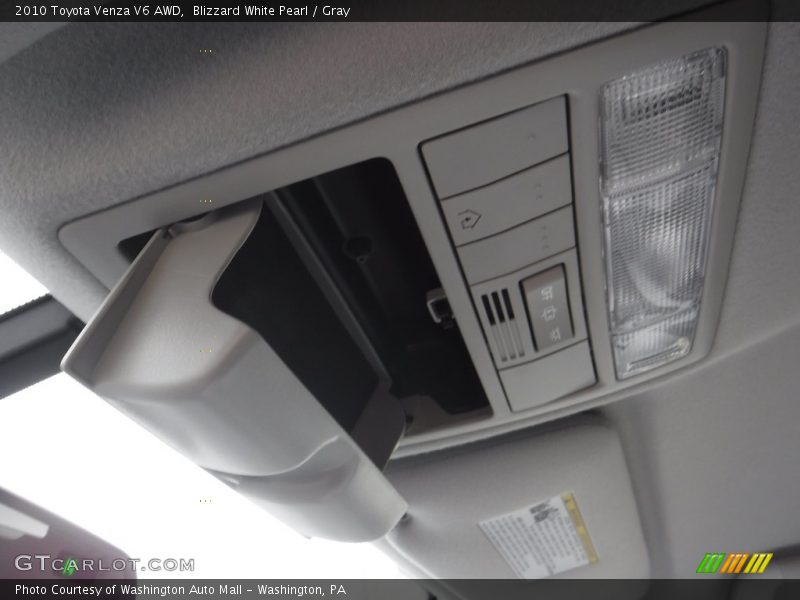 Blizzard White Pearl / Gray 2010 Toyota Venza V6 AWD