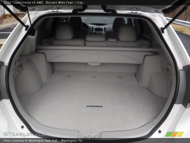 Blizzard White Pearl / Gray 2010 Toyota Venza V6 AWD