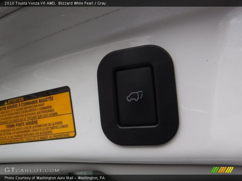 Blizzard White Pearl / Gray 2010 Toyota Venza V6 AWD