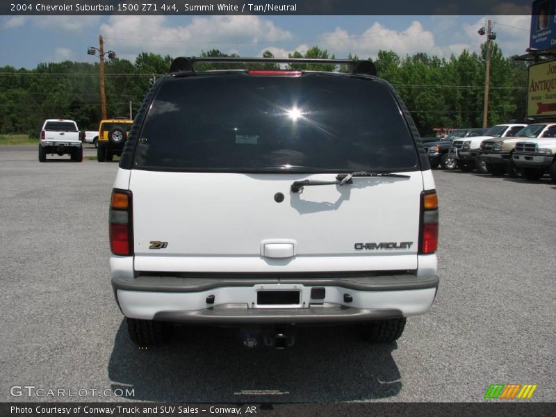 Summit White / Tan/Neutral 2004 Chevrolet Suburban 1500 Z71 4x4