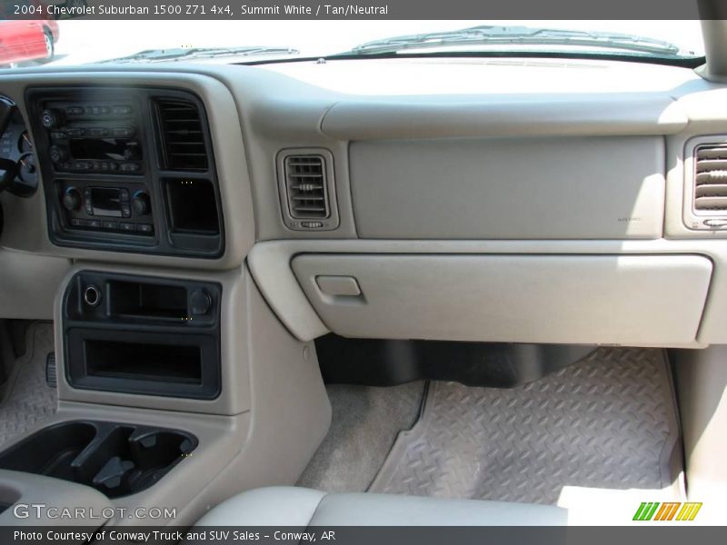 Summit White / Tan/Neutral 2004 Chevrolet Suburban 1500 Z71 4x4