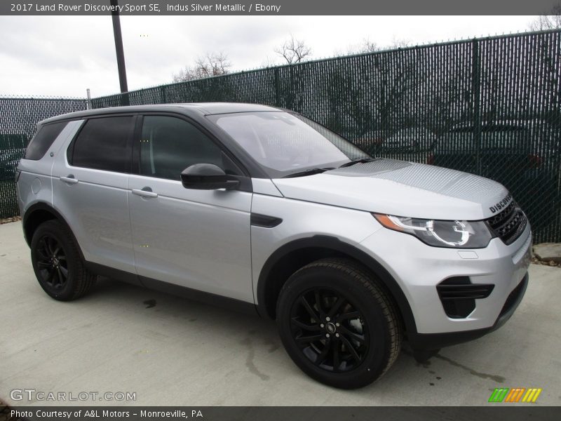 Indus Silver Metallic / Ebony 2017 Land Rover Discovery Sport SE