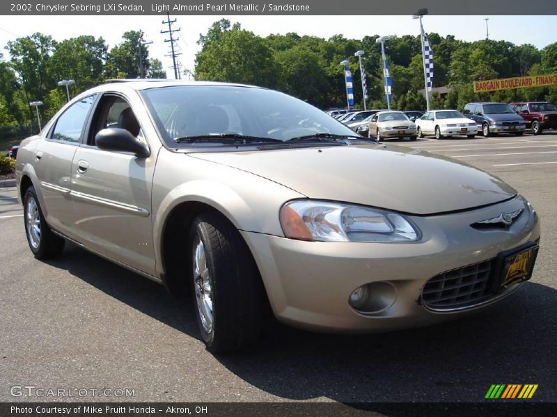 Light Almond Pearl Metallic / Sandstone 2002 Chrysler Sebring LXi Sedan