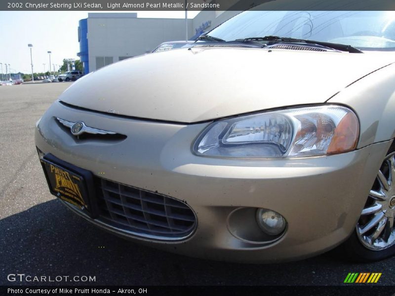 Light Almond Pearl Metallic / Sandstone 2002 Chrysler Sebring LXi Sedan