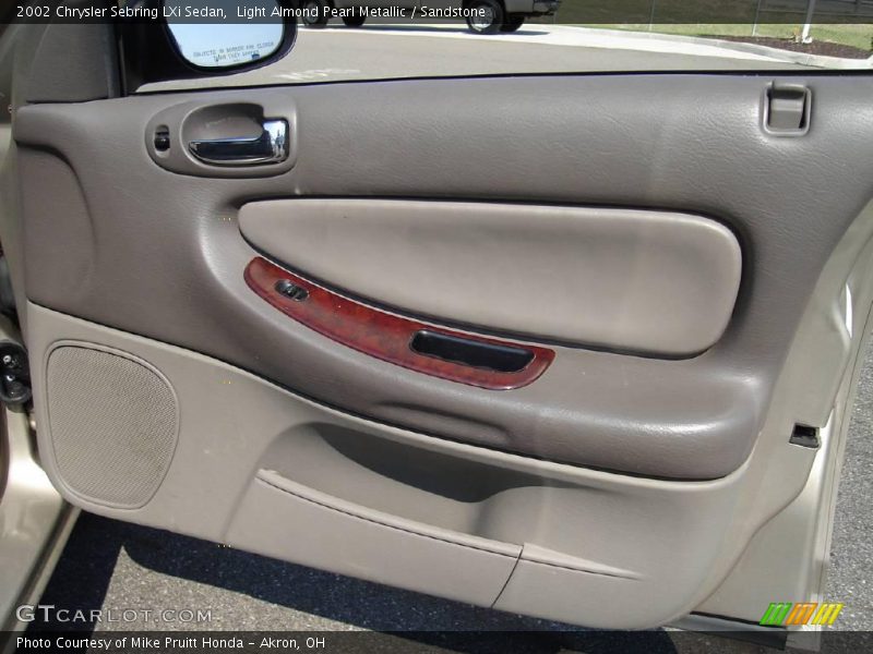Light Almond Pearl Metallic / Sandstone 2002 Chrysler Sebring LXi Sedan