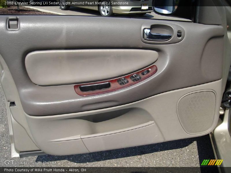 Light Almond Pearl Metallic / Sandstone 2002 Chrysler Sebring LXi Sedan