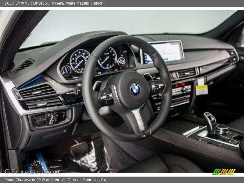 Dashboard of 2017 X5 xDrive35i