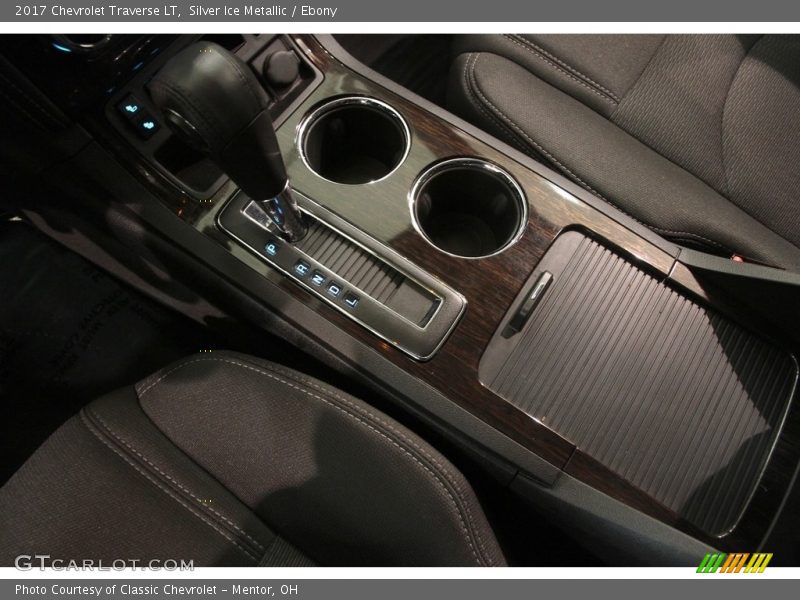 Silver Ice Metallic / Ebony 2017 Chevrolet Traverse LT