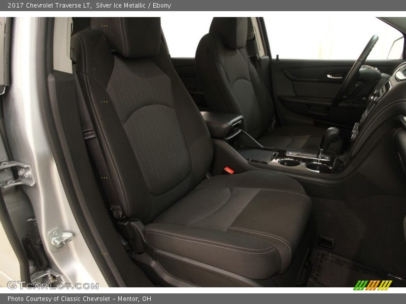 Silver Ice Metallic / Ebony 2017 Chevrolet Traverse LT