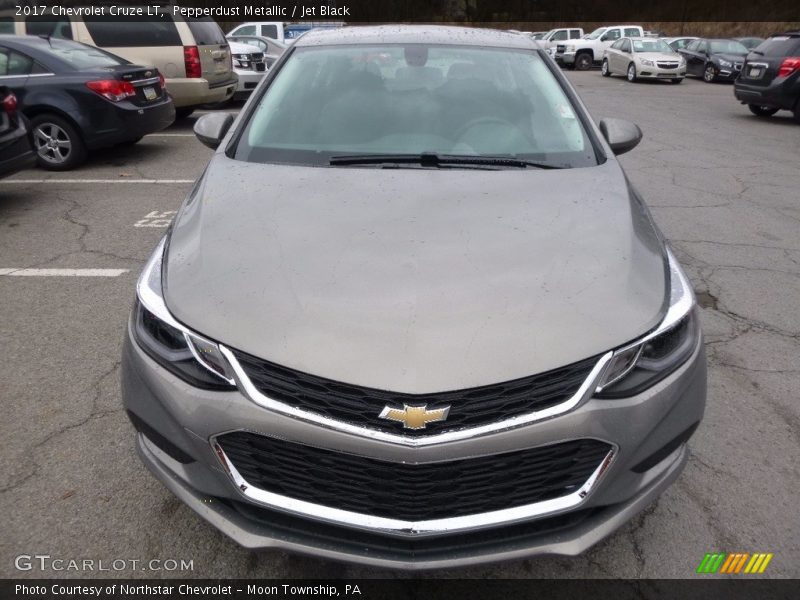 Pepperdust Metallic / Jet Black 2017 Chevrolet Cruze LT