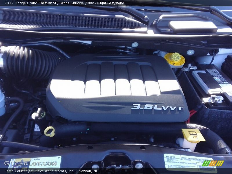 White Knuckle / Black/Light Graystone 2017 Dodge Grand Caravan SE