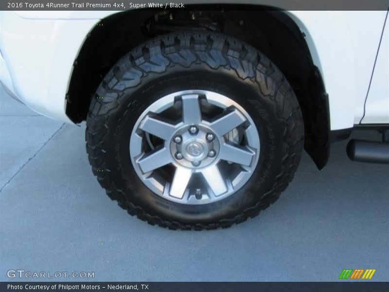 Super White / Black 2016 Toyota 4Runner Trail Premium 4x4