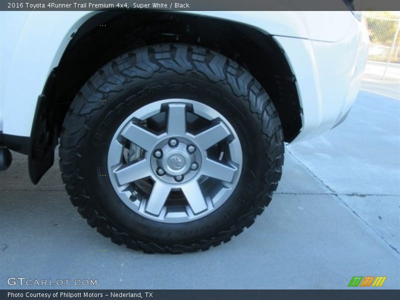 Super White / Black 2016 Toyota 4Runner Trail Premium 4x4