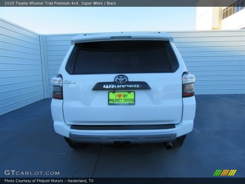 Super White / Black 2016 Toyota 4Runner Trail Premium 4x4