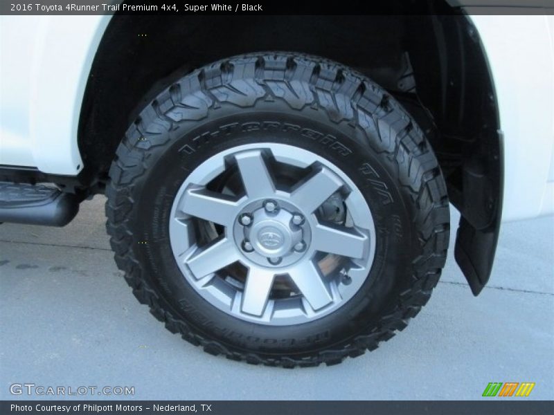 Super White / Black 2016 Toyota 4Runner Trail Premium 4x4