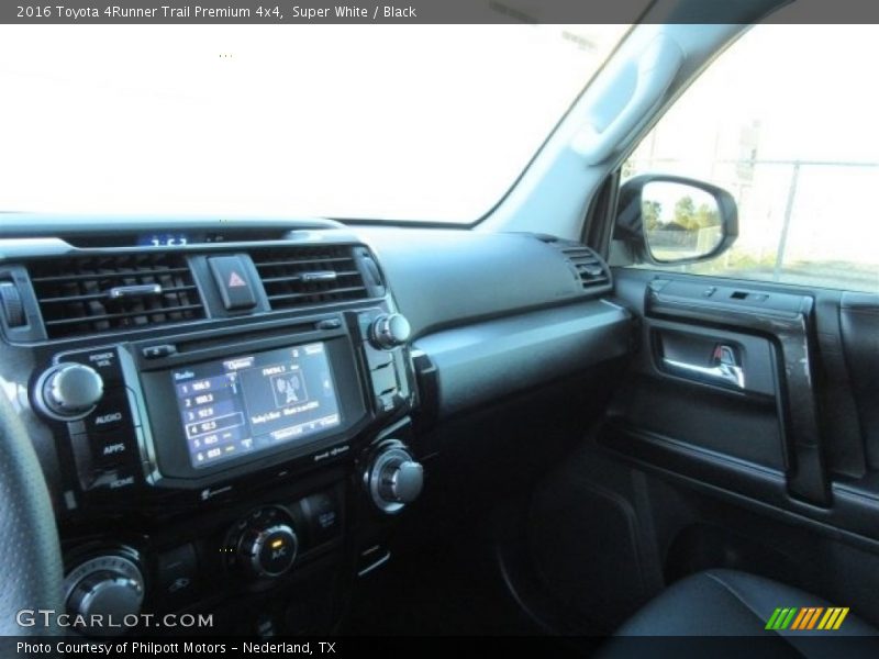 Super White / Black 2016 Toyota 4Runner Trail Premium 4x4