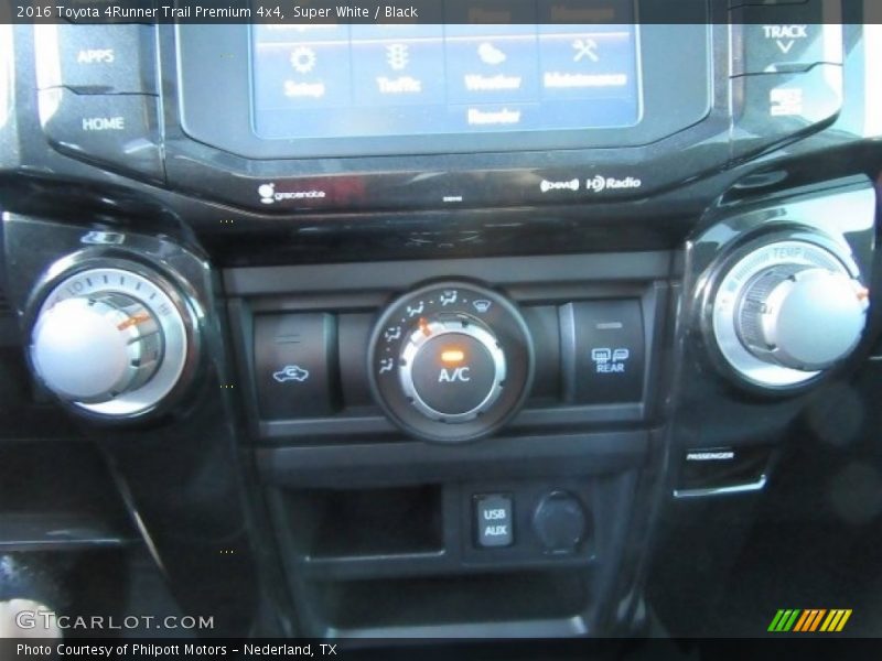 Super White / Black 2016 Toyota 4Runner Trail Premium 4x4