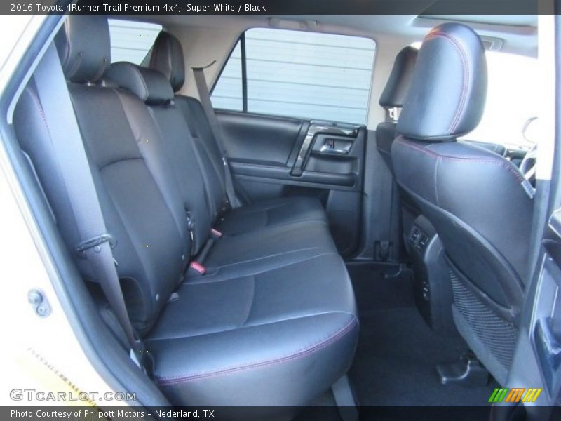 Super White / Black 2016 Toyota 4Runner Trail Premium 4x4