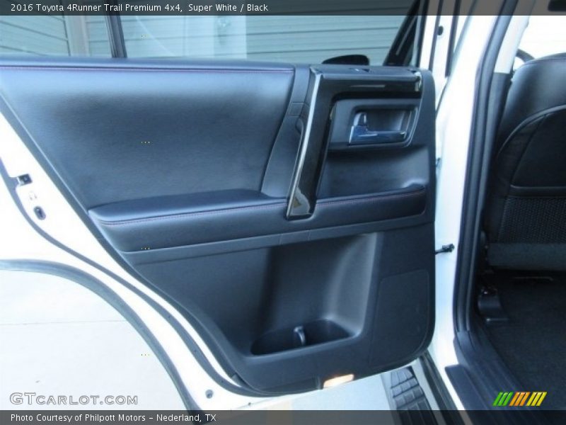 Super White / Black 2016 Toyota 4Runner Trail Premium 4x4